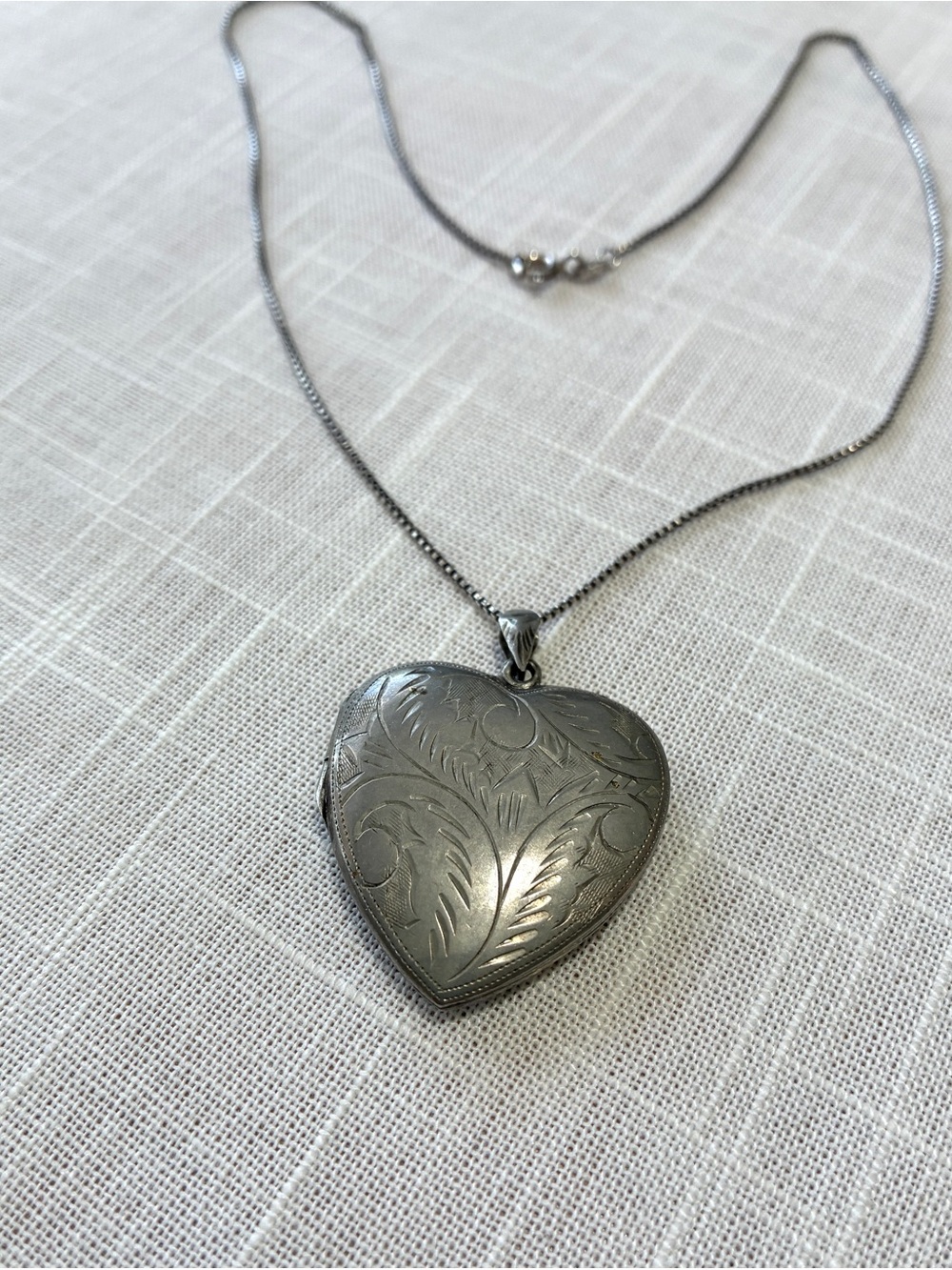 Vintage Sterling Silver Etched Heart Locket Necklace
